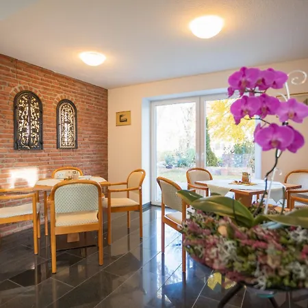 Parkhotel Отель 3*